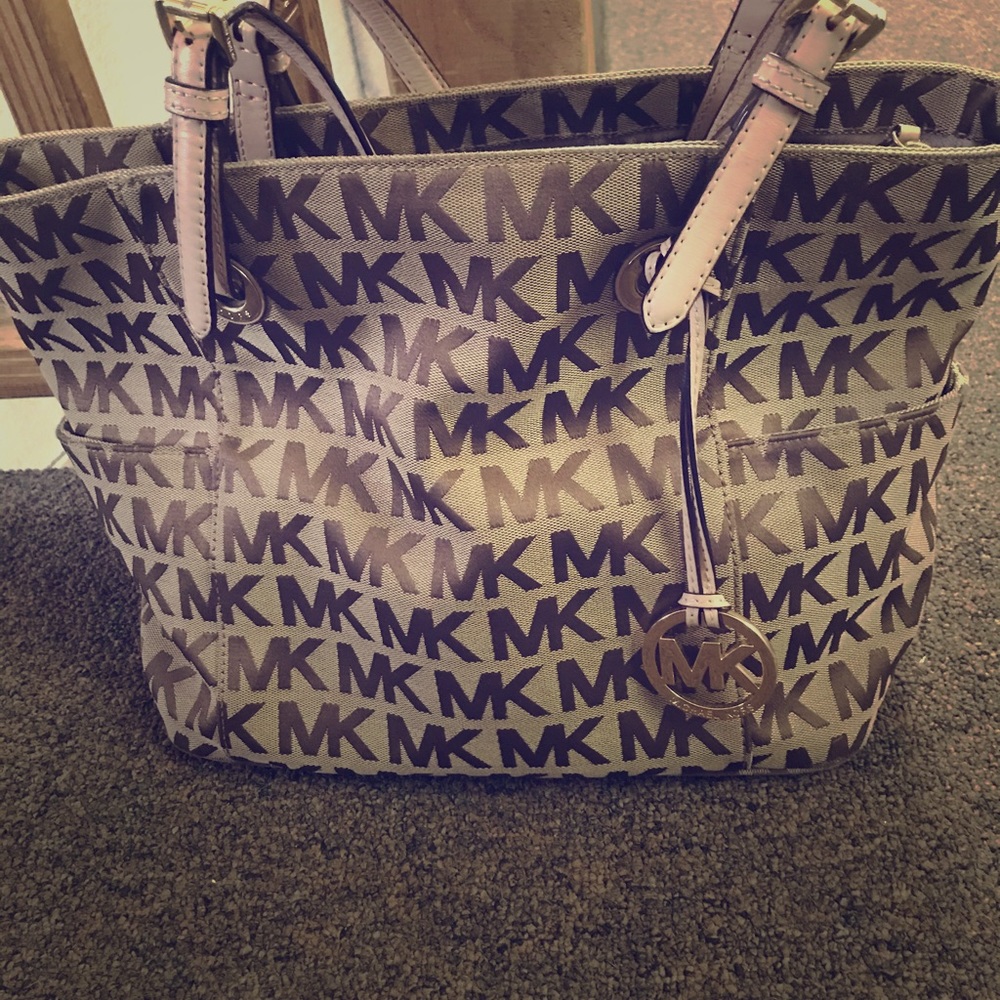 Michael Kors purse in used condition